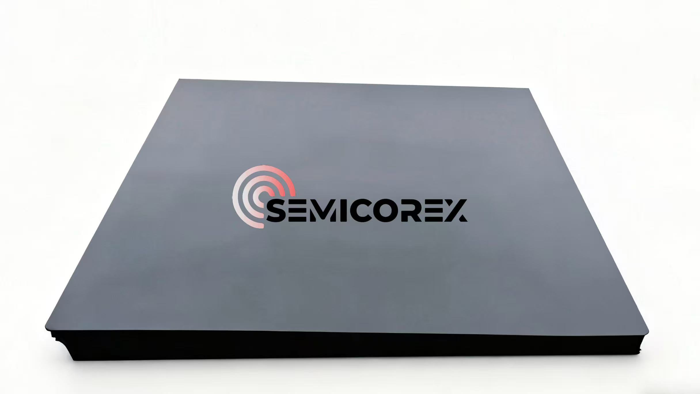 Quais são as características da cerâmica de alumina preta